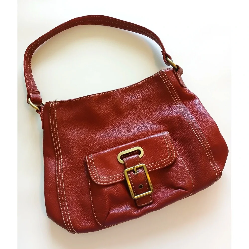 St. John's Bay VTG Red Pebbled Leather Chucky Buckle Shoulder Purse/Bag